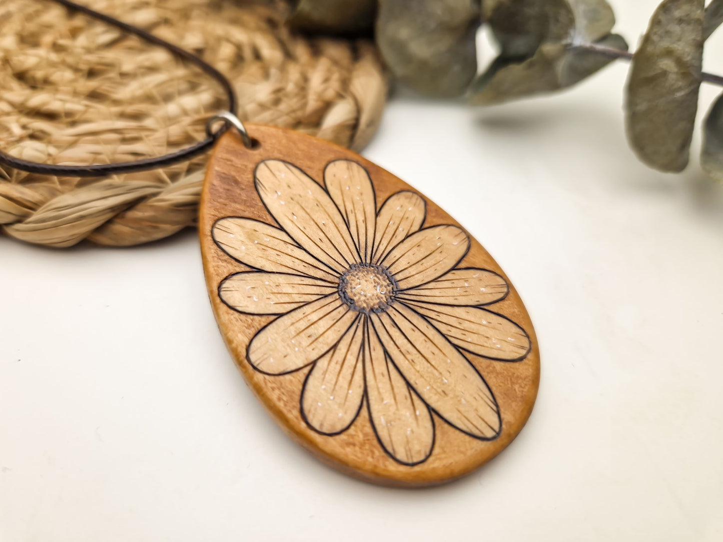 Daisy Necklace (Stained)
