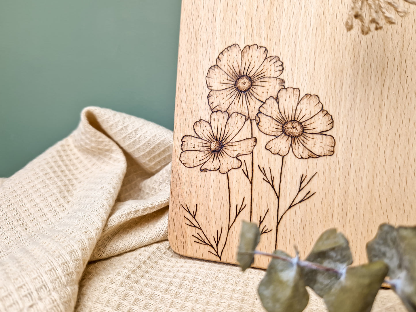 Sulfur Cosmos Serving Board