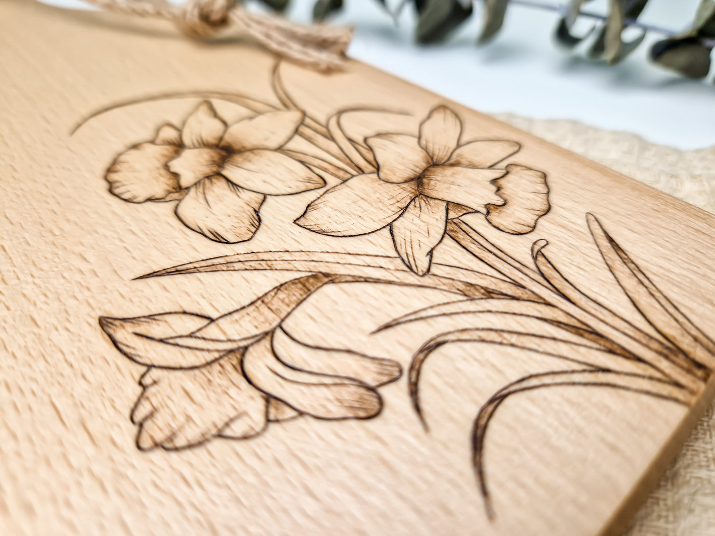 Daffodil Serving Board